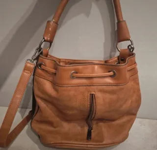 Bolso de Hombro Marrón y Negro con Flecos