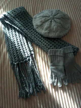 Set Sciarpa + Cappello + Guanti azzurri