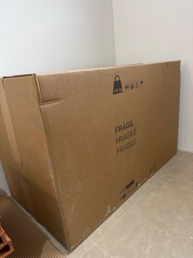 Mueble de baño nuevo en su embalaje  original