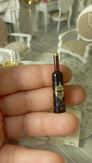 Set Miniatura Vino e Giornale Dollhouse 1:12