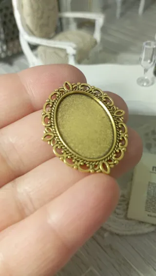 Set Miniatura Vino e Giornale Dollhouse 1:12