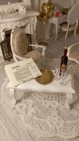 Set Miniatura Vino e Giornale Dollhouse 1:12