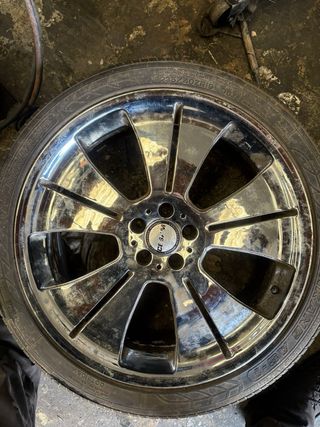 Llantas 19 Pulgadas y tornillos 5x100