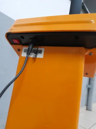 Transpaleta con báscula de torreta