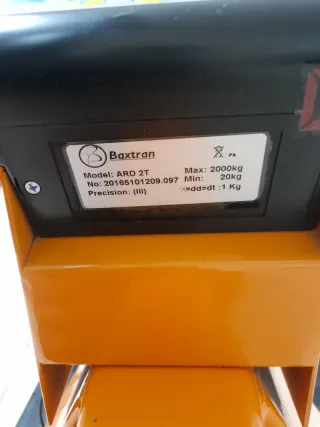 Transpaleta con báscula de torreta