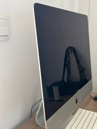 iMac 21.5 2019 Plata