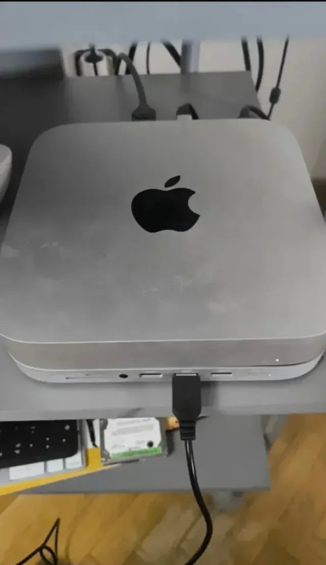 Mac mini M2 Plata