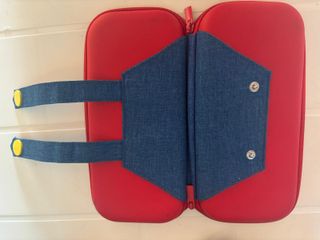 Nintendo Switch V2 + Joy-Con + custodia