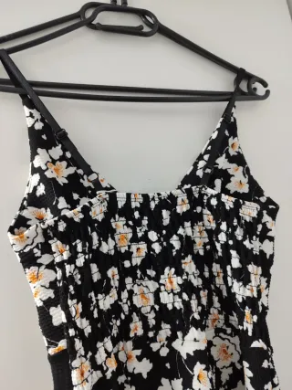 Vestido midi floral negro