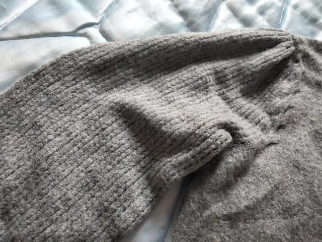 Vestido gris de Springfield.