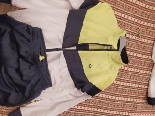 Chándal niño azul, verde blanco y rojo . Unidad