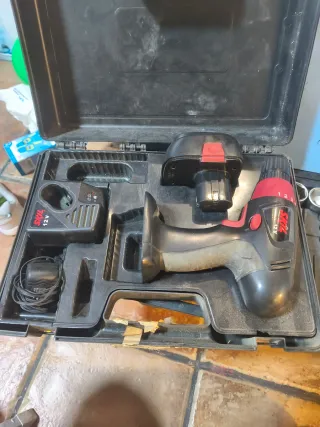 Taladro a batería SKIL 12V