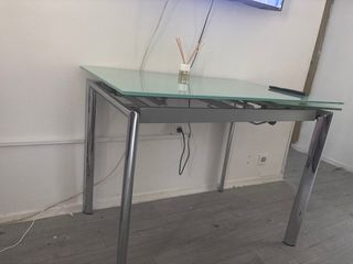 Mesa de comedor cristal y metal