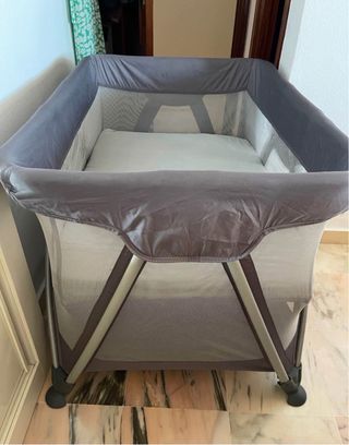 Cuna de viaje Nuna con sábanas