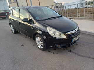 Opel Corsa Negro