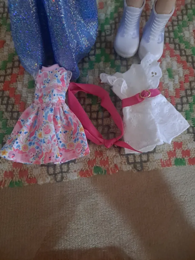 Bambole Unique Eyes con Abbigliamento e Accessori