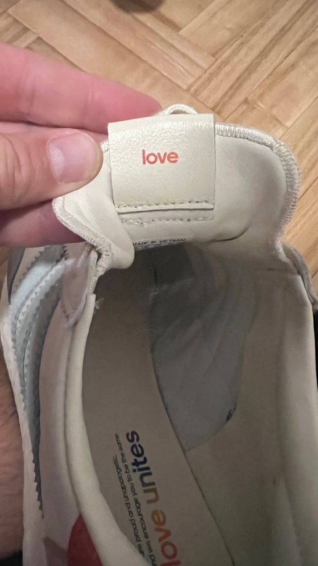 Zapatilla Adidas Iniki Pride