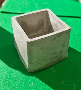 Vasi artigianali in cemento