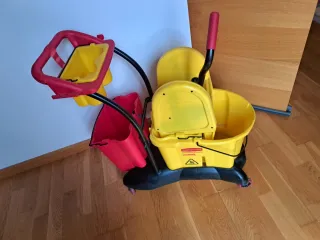 Carrito de limpieza