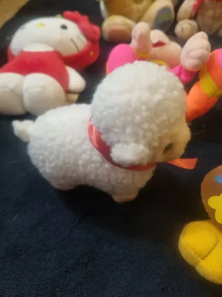 Peluche e giocattoli vecchi. Vendo ogni uno 2 euro