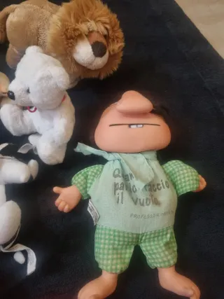 Peluche e giocattoli vecchi. Vendo ogni uno 2 euro
