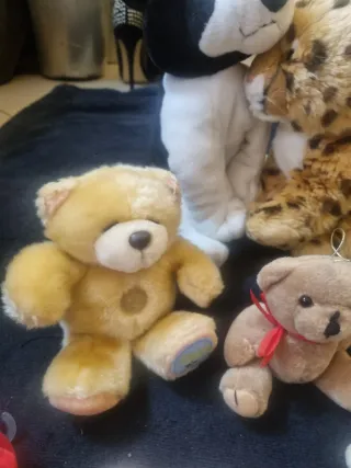 Peluche e giocattoli vecchi. Vendo ogni uno 2 euro