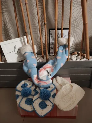 Lote calcetines y patucos lana talla 36