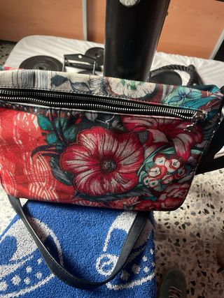 Bolso bandolera Desigual estampado floral