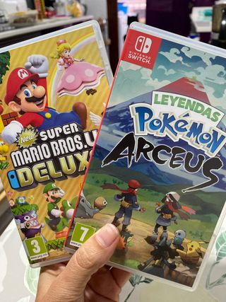 Pacchetto Nintendo Switch: Mario Bros U Deluxe e Pokémon