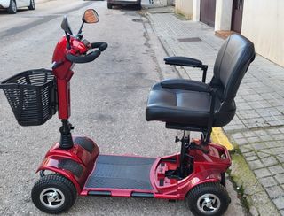 Scooter de movilidad reducida rojo