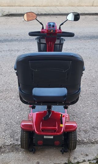 Scooter de movilidad reducida rojo