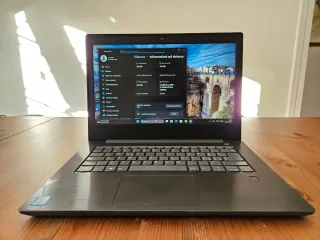 Lenovo V330 Notebook