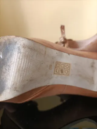 Zapatos Guess Tacón Peep Toe Beige