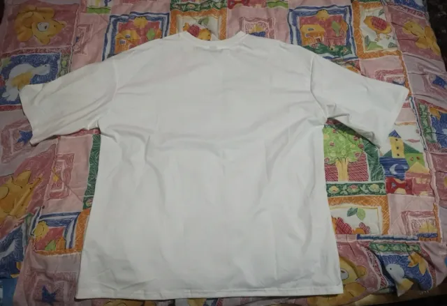 Camiseta XL Blanca con Estampado de Labios