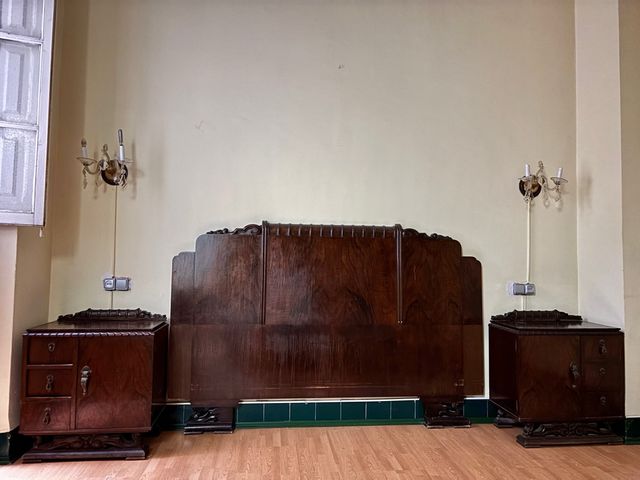 Conjunto antiguo cabecero y 2 mesillas años 20