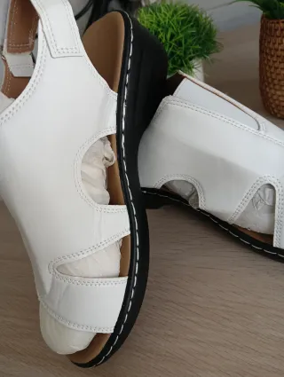 Sandalias cómodas blancas