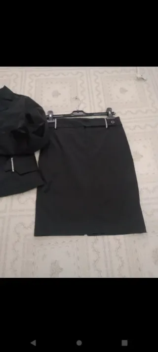 Completo giacca e gonna nera