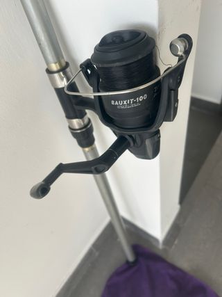 Caña de pescar con carrete