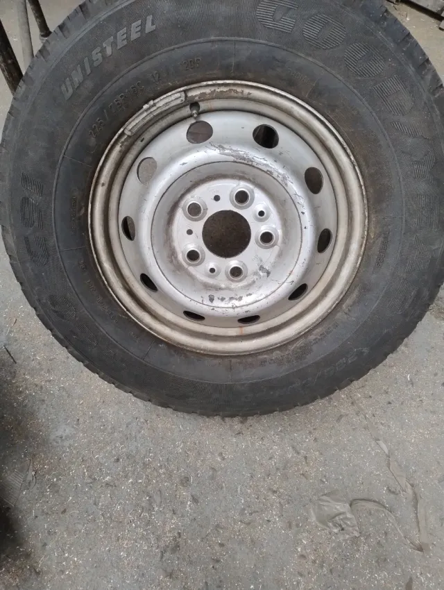 Rueda Fiat Peugeot Citroen 225/75R16C