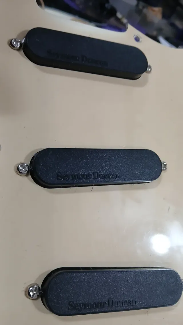 Golpeador Seymour Duncan active Stratocaster