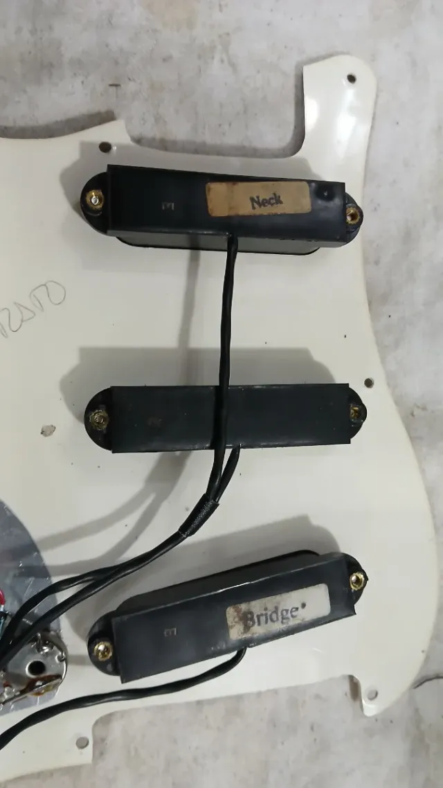 Golpeador Seymour Duncan active Stratocaster