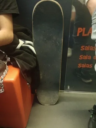 Skate Negro robado a un ecuatoriano porretas
