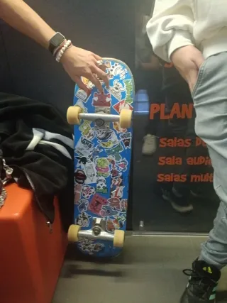 Skate Negro robado a un ecuatoriano porretas