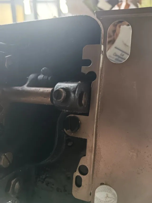 Máquina de coser Alfa antigua