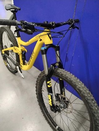 Giant doble suspension amarilla 27'5 talla S
