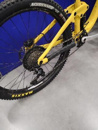 Giant doble suspension amarilla 27'5 talla S