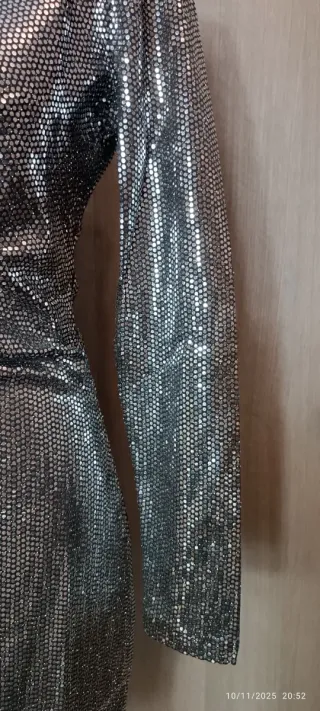 Vestido Mango plateado lentejuelas