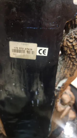 Reloj de sobremesa con figuras