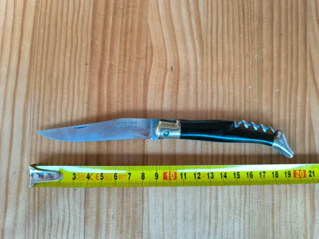 Navaja Laguiole Véritable con manico nero e cavatappi