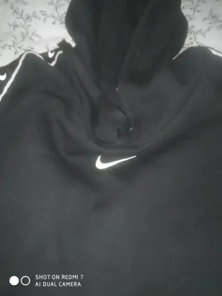 Sudadera Nike Negra con Logo